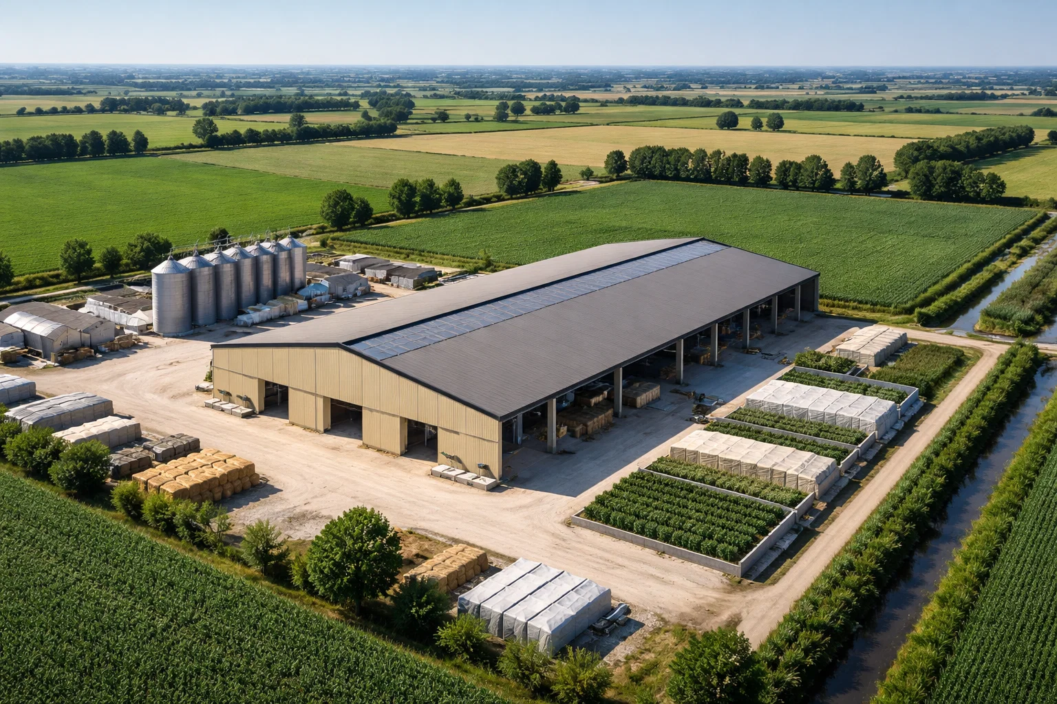 Azienda agricola in provincia di Cremona con edificio produttivo idoneo al fotovoltaico