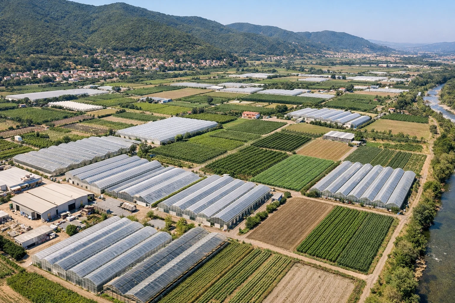 Edificio agricolo nella zona di Ortovero con tetto idoneo per impianti fotovoltaici PNRR