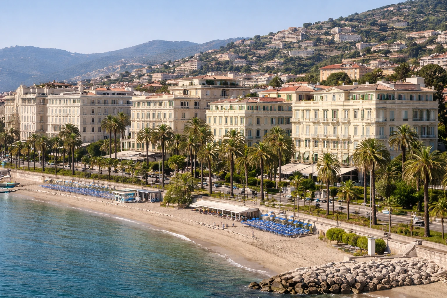 Alberghi fronte mare a Sanremo integrati nel paesaggio urbano
