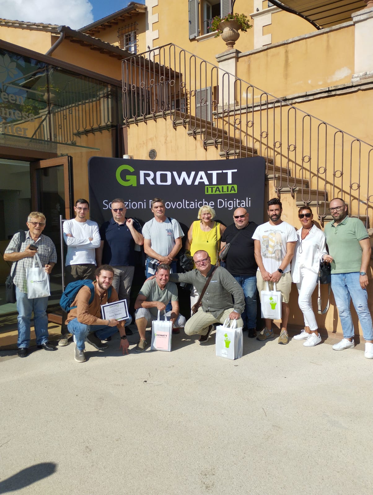 Formazione tecnica installatori fotovoltaico Green Mood Italia – incontro operativo