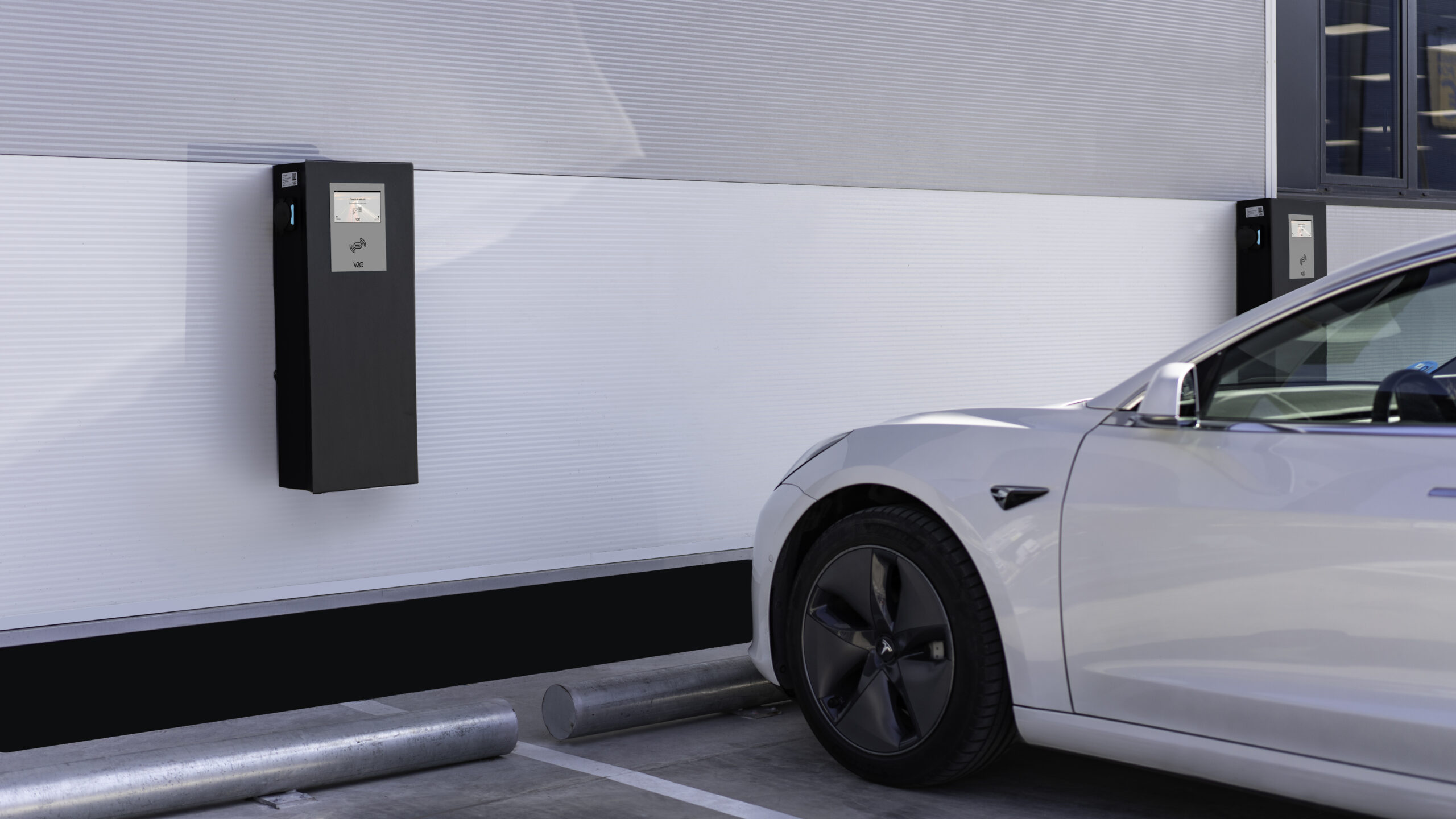 Wallbox domestica installata a parete per la ricarica privata dell'auto elettrica