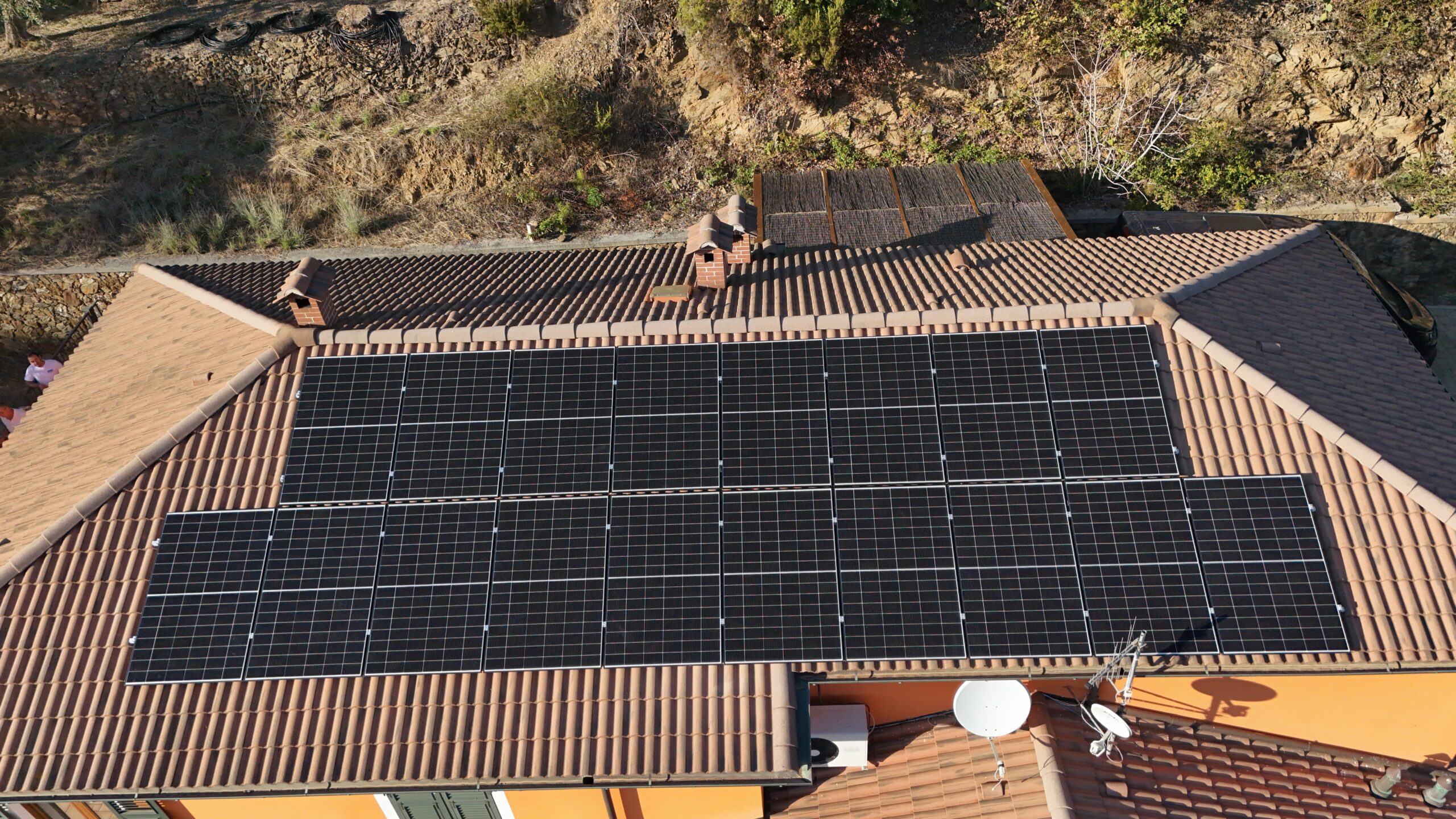 Impianto fotovoltaico da 8,28 kWp a Quiliano (SV) con accumulo da 16 kWh utili, installazione del 13 ottobre 2026