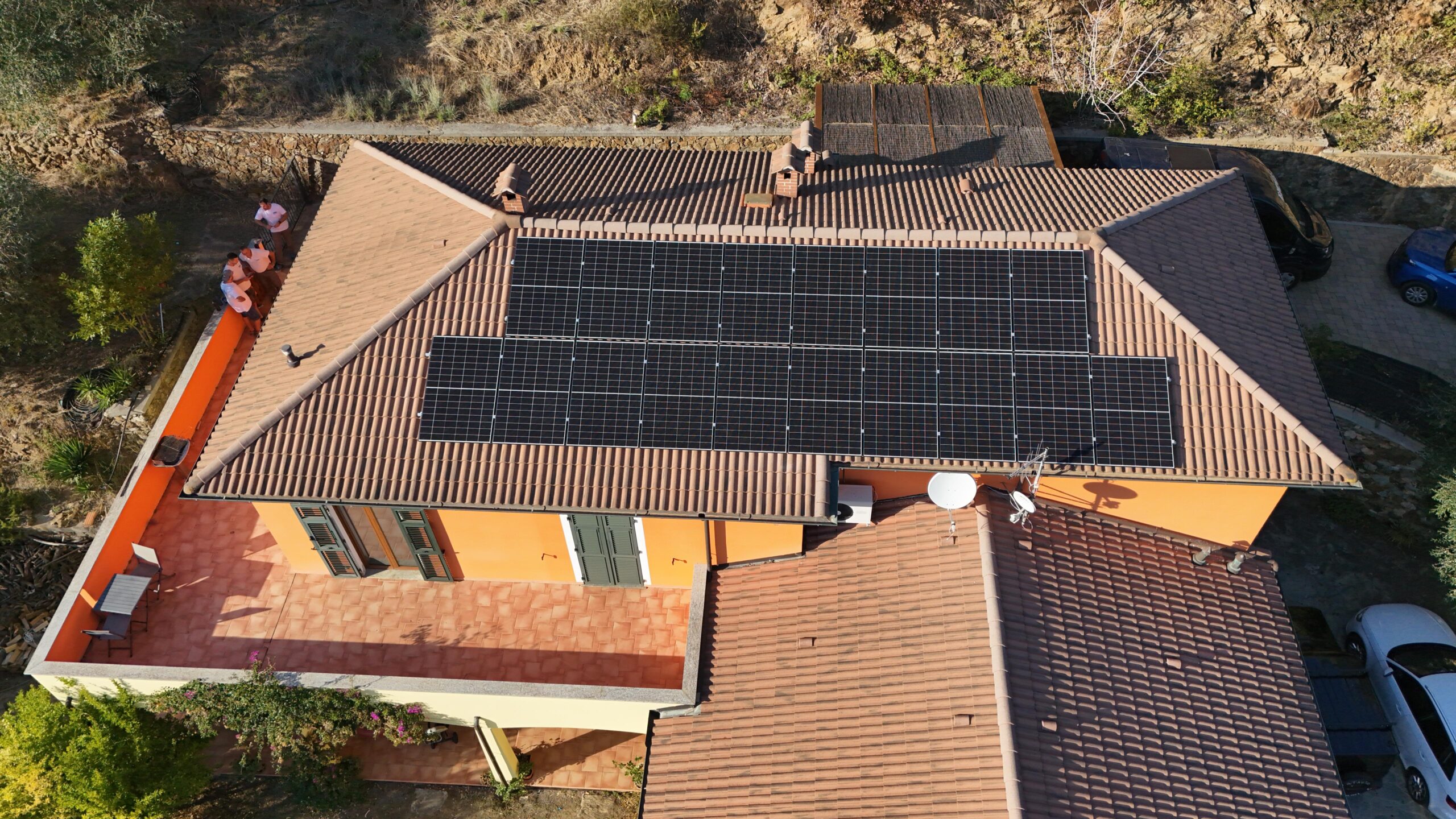 Impianto fotovoltaico da 8,28 kWp con 18 moduli installato da Green Mood Italia a Quiliano (SV) il 13 ottobre 2026