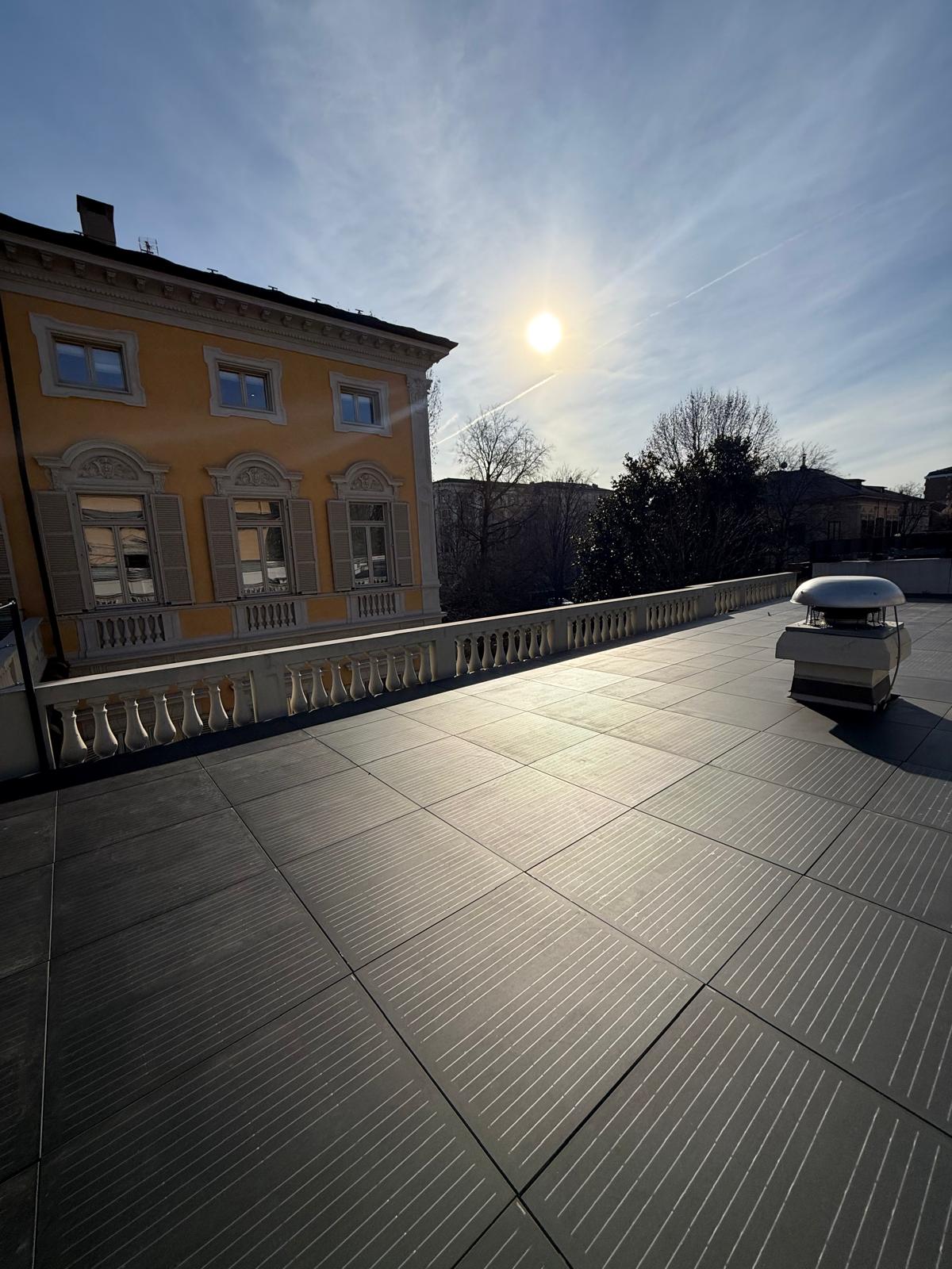 Pavimento fotovoltaico calpestabile e carrabile