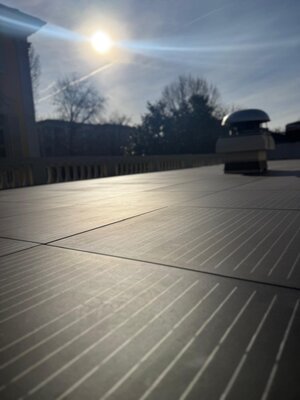 Pavimento fotovoltaico calpestabile e carrabile