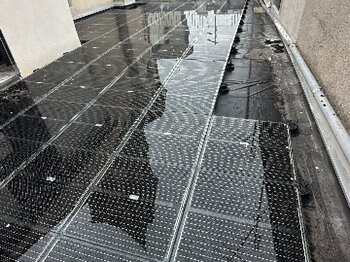 Pavimento fotovoltaico calpestabile e carrabile